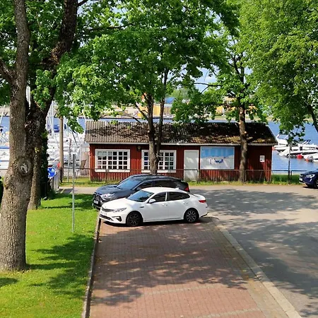 Aadelheide Family Apartman *